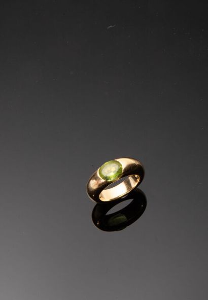BAGUE jonc en or jaune 750 ‰, sertie d'un...