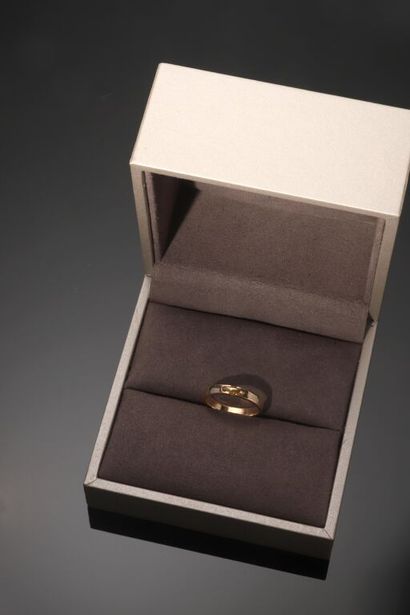 CHAUMET. Modèle lien.
ALLIANCE en or rose...