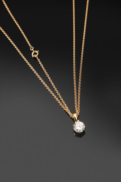 PENDENTIF en or jaune 750‰ composé de deux...