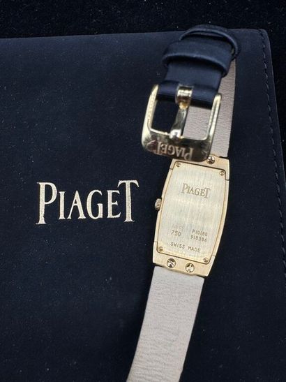 PIAGET. Modèle Limelight.
MONTRE de dame...