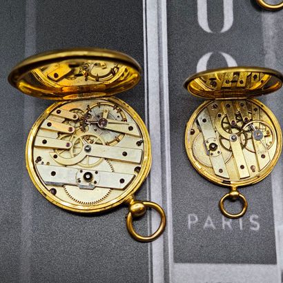 Ensemble de QUATRE MONTRES de poche en or...