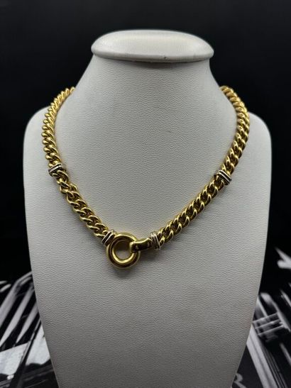 COLLIER en or jaune 750‰ à mailles gourmettes....