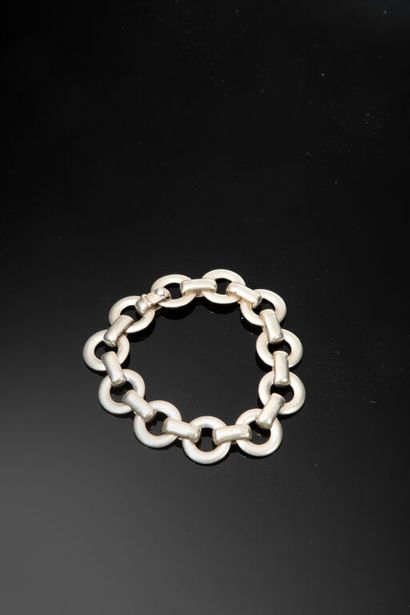 * BRACELET en argent 800‰ à maillons forçats...