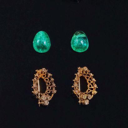 PAIRE DE BROCHES de revers en or jaune 750‰,...