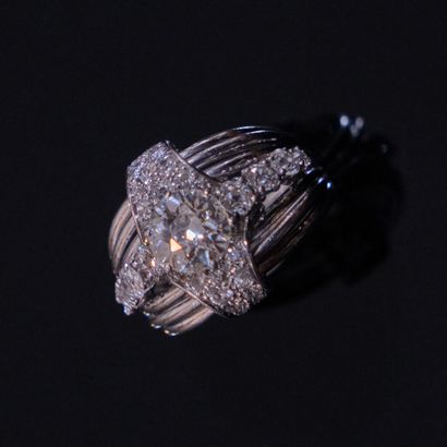 BOUCHERON. Commande spéciale, vers 1960.
BAGUE...