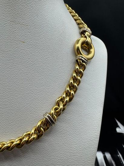 COLLIER en or jaune 750‰ à mailles gourmettes....