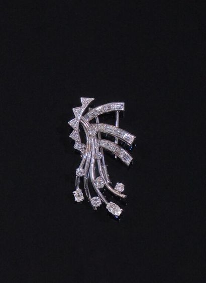 BROCHE de revers en platine 950‰ et or gris...