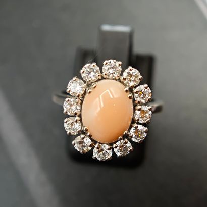* BAGUE marguerite en or blanc 750‰ et platine...