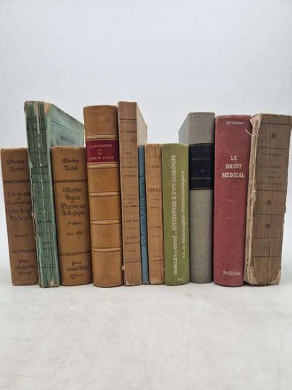 Joystick. Set of 11 medical books. 7 hardbacks...