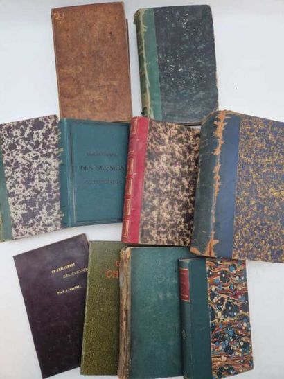 Manette: 10 medical books, two of which are...