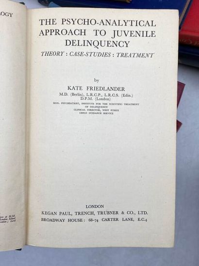 [PSYCHOLOGY, sociology]. 10 books Beautiful...
