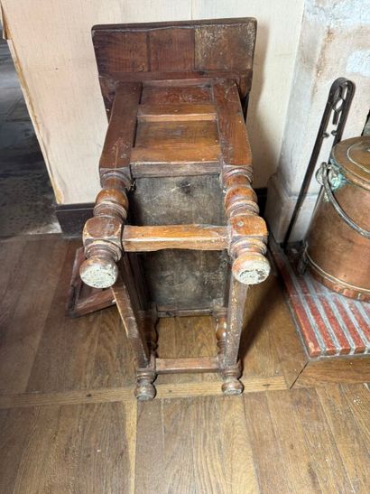 Small Louis XIII style rustic regional piece...