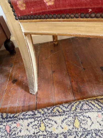 Paire de fauteuils à dossier plat en bois...