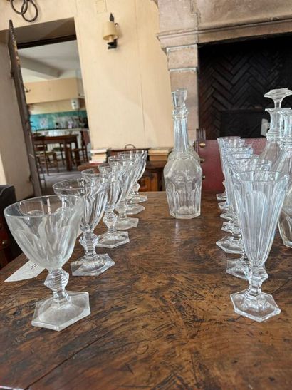 BACCARAT. Harcourt model.
Crystal set including:...