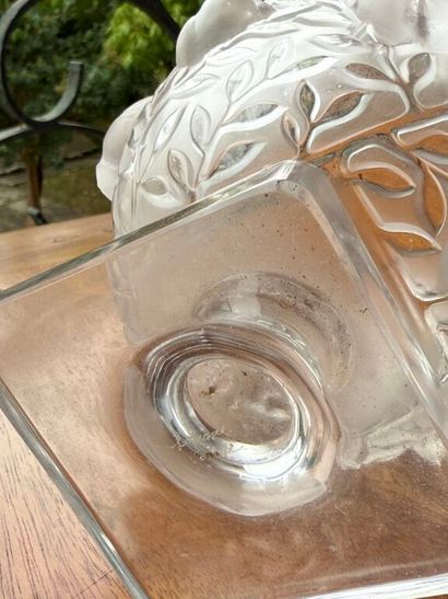 LALIQUE France. 
Pressed molded glass pedestal...
