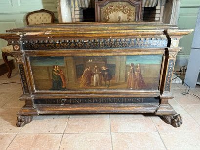Cassone wedding chest in molded wood, carved...
