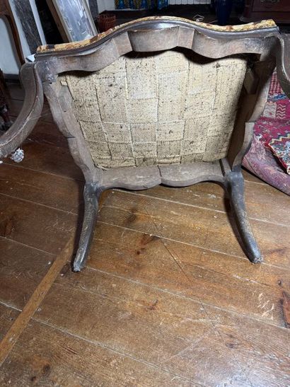 Important fauteuil à la reine en bois naturel...