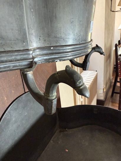 Pewter fountain. 
212 x 47 x 40 cm.
(The...