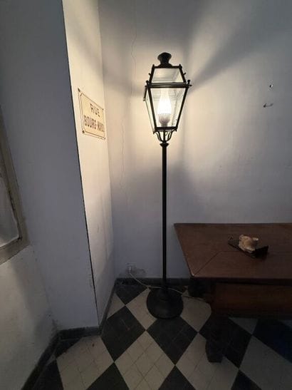 Paire de lampadaires en forme de lanternes...