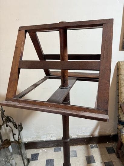 Double lectern in natural wood, pivoting...
