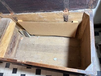 Large chest in natural wood, carved with...
