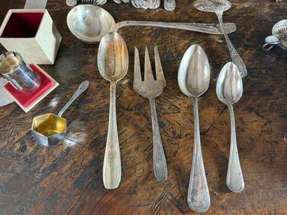 Silver-plated metal set including: 
- tower-shaped...