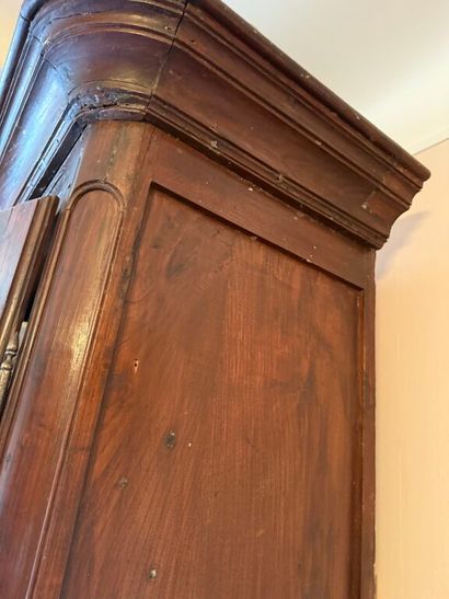 Large regional waxed and molded oak cabinet...