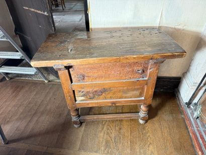Small Louis XIII style rustic regional piece...