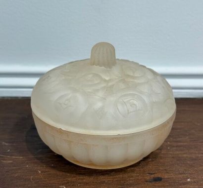 * Bonbonnière ou boîte en verre moulé-soufflé...
