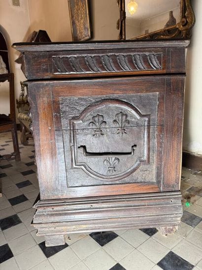 Large chest in natural wood, carved with...