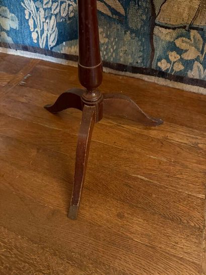 Set of two pedestal tables: 
- one in mahogany...