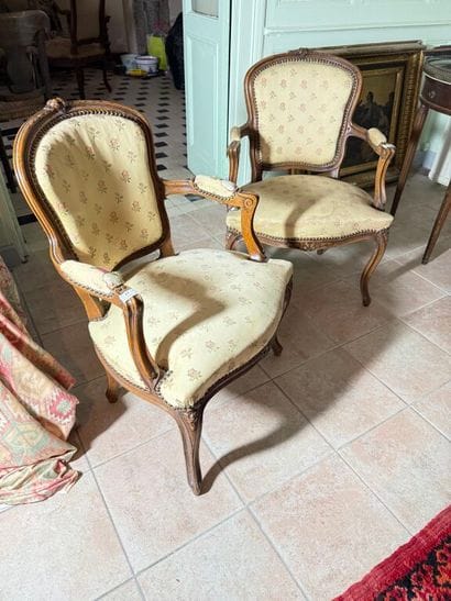 Pair of armchairs in molded wood carved with...