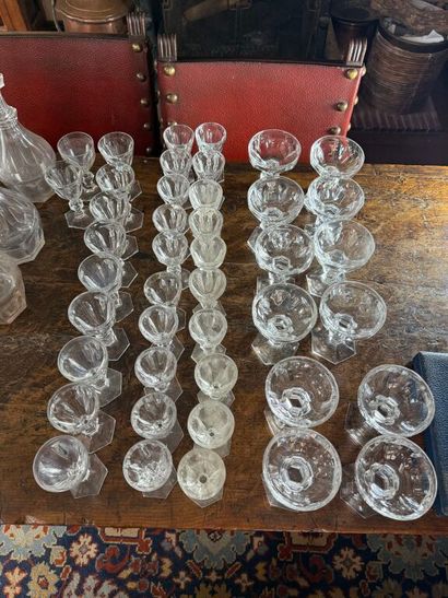 BACCARAT. Harcourt model.
Crystal set including:...