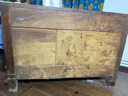 Commode à façade mouvementée en bois naturel...