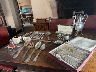 Silver-plated metal set including: 
- tower-shaped...