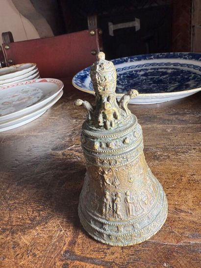 Neo-Renaissance bronze table bell. 
19th...