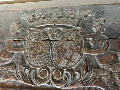 Large chest in natural wood, carved with...