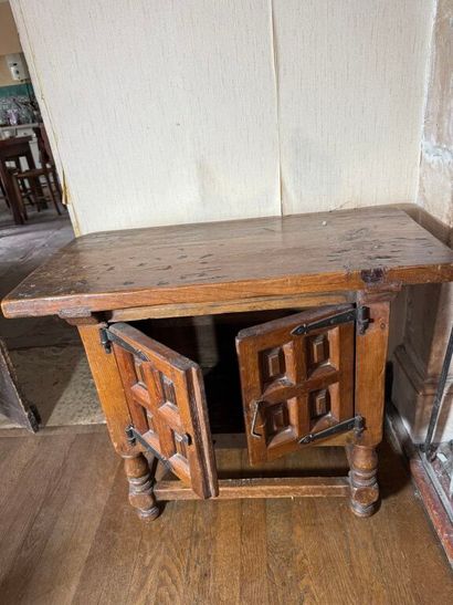 Small Louis XIII style rustic regional piece...