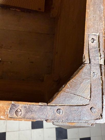 Large chest in natural wood, carved with...