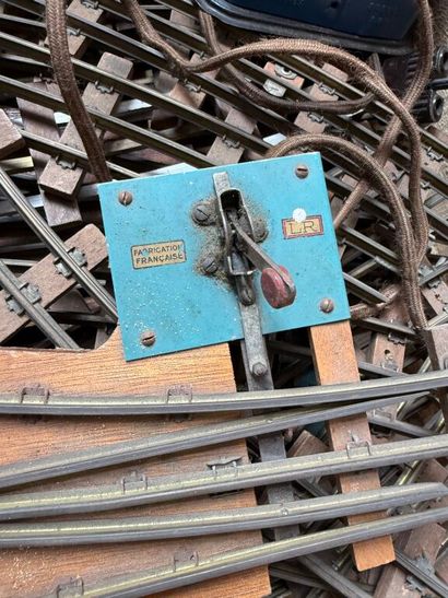 Éléments pour train électrique, notamment...