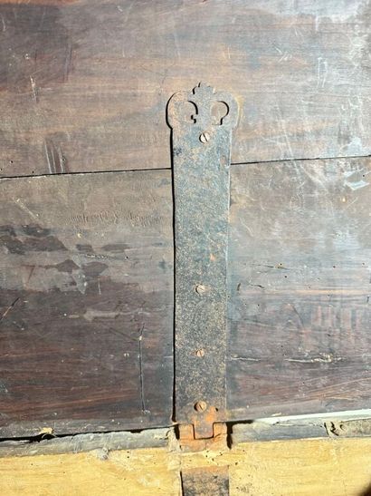 Large chest in natural wood, carved with...