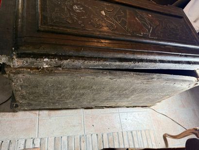 Cassone wedding chest in molded wood, carved...