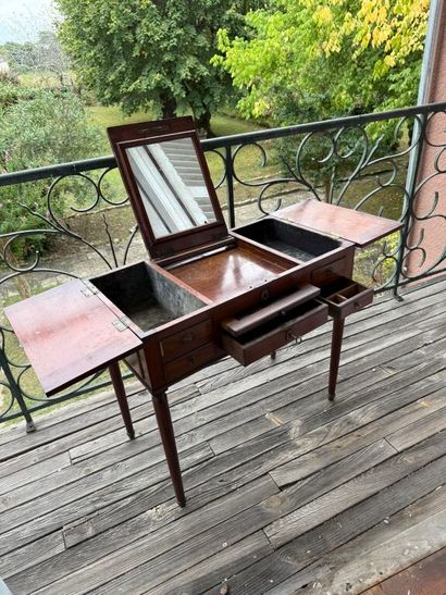 Small dressing table in veneered wood, the...