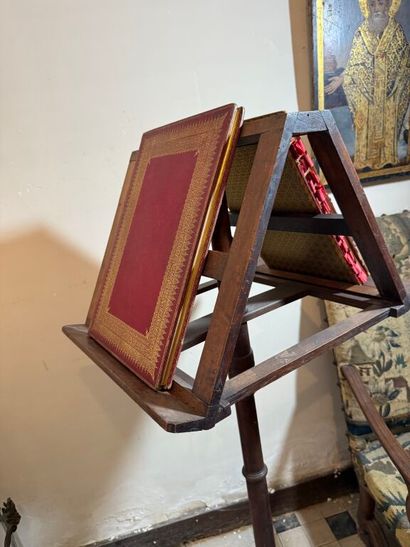 Double lectern in natural wood, pivoting...