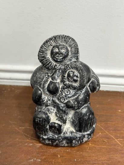 * ART INUIT. Ensemble de deux petites sculptures...
