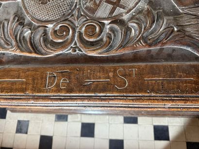 Large chest in natural wood, carved with...