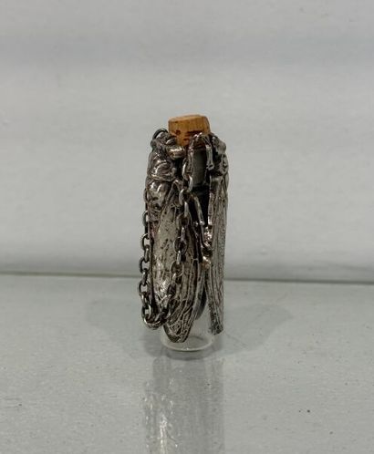 * Flacon de parfum ou à sels aux cigales...