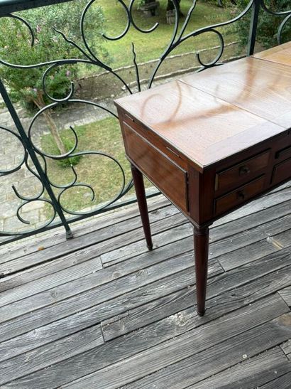 Small dressing table in veneered wood, the...