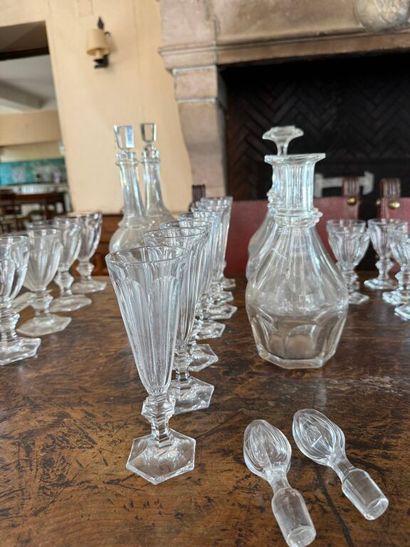 BACCARAT. Harcourt model.
Crystal set including:...