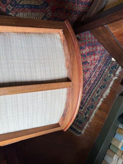 Living room set comprising: 
a suite of four...